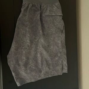 Lululemon Mens Short - Large